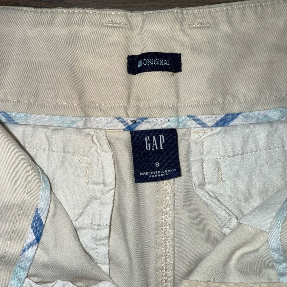 Gap Women’s Mid Rise 5” Inseam Khaki Shorts Size 8 Excellent Condition - Picture 4 of 6